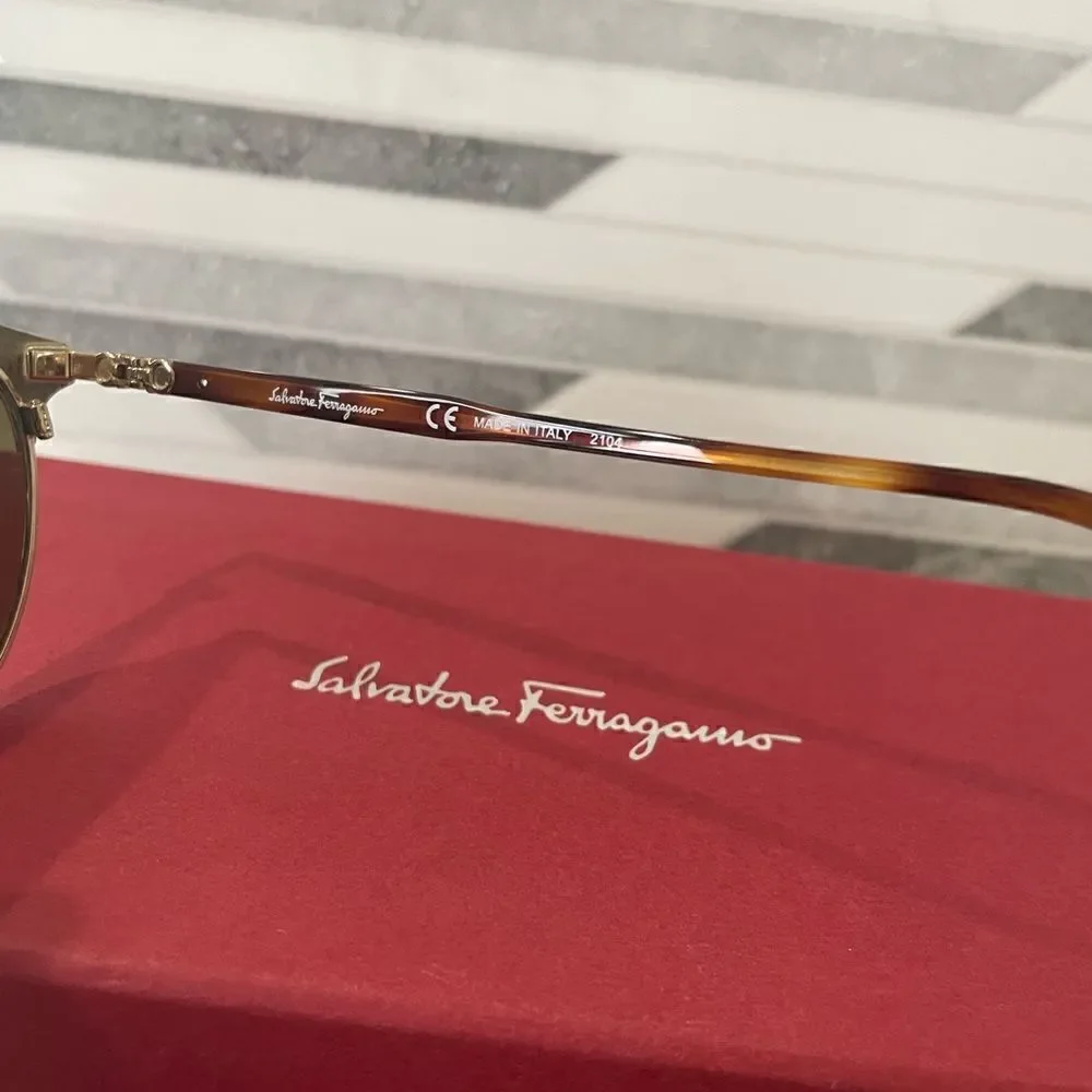 NIB SALVATORE FERRAGAMO SF2201S-723-53 Ladies Sunglasses